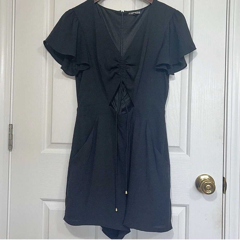 Express Black Flutter Sleeve Romper Size 6 Cutout Front Zipper Back Keyhole